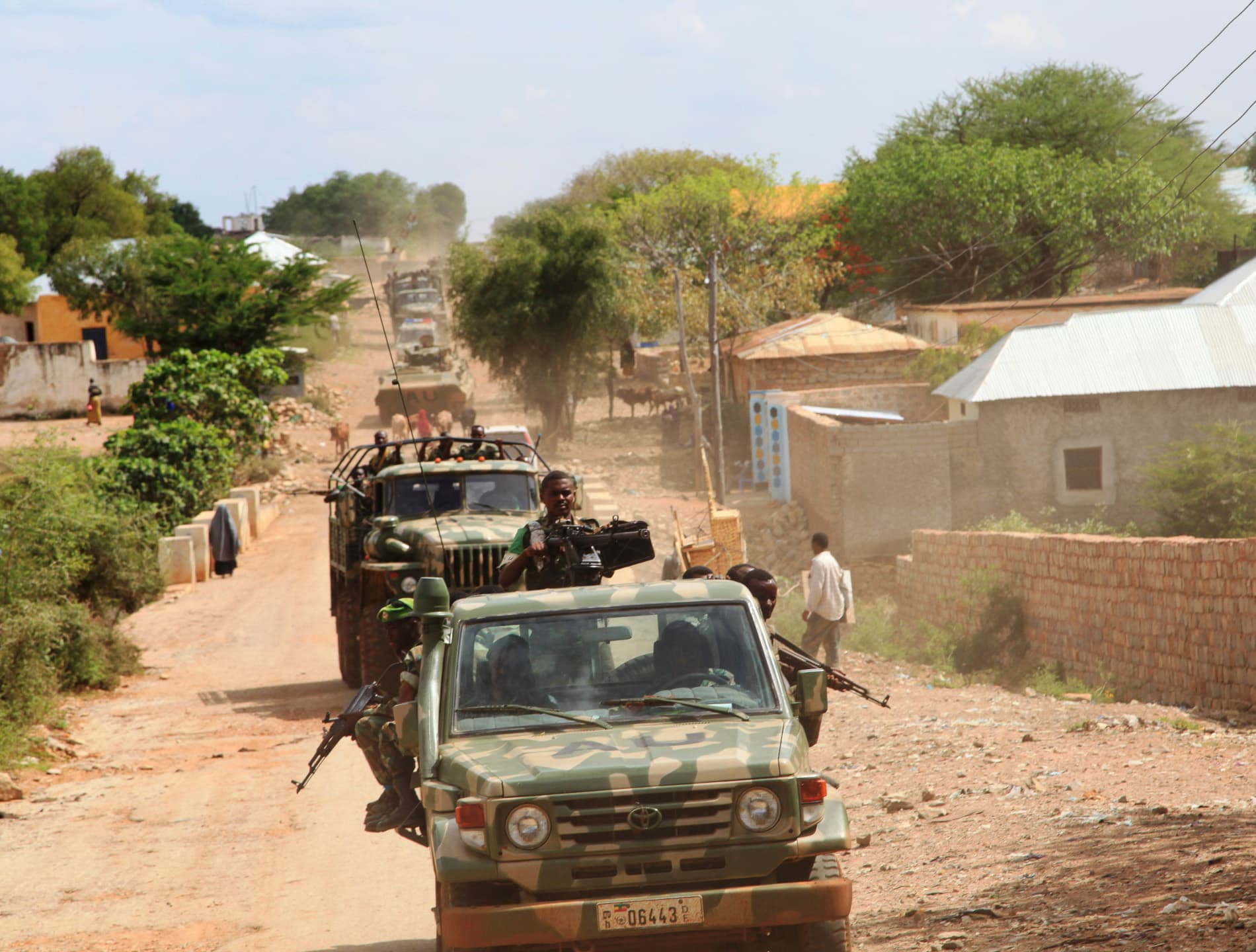 AMISOM reinforcement convoy on the Baidoa Mogadishu Road on 17th April 2014. AU UN IST PHOTO / Mahamud Hassan